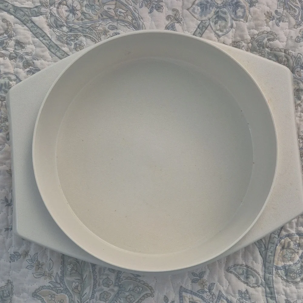 Tupperware Bowl With Lid,  Good Condition